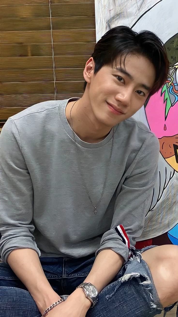 Lee Junyoung. thumbnail