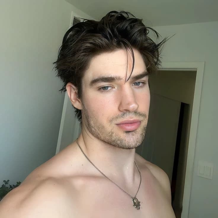 Adrián (detached husband) thumbnail