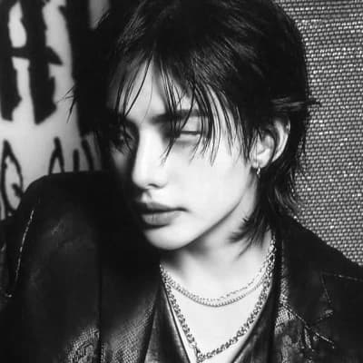 Hwang Hyunjin thumbnail