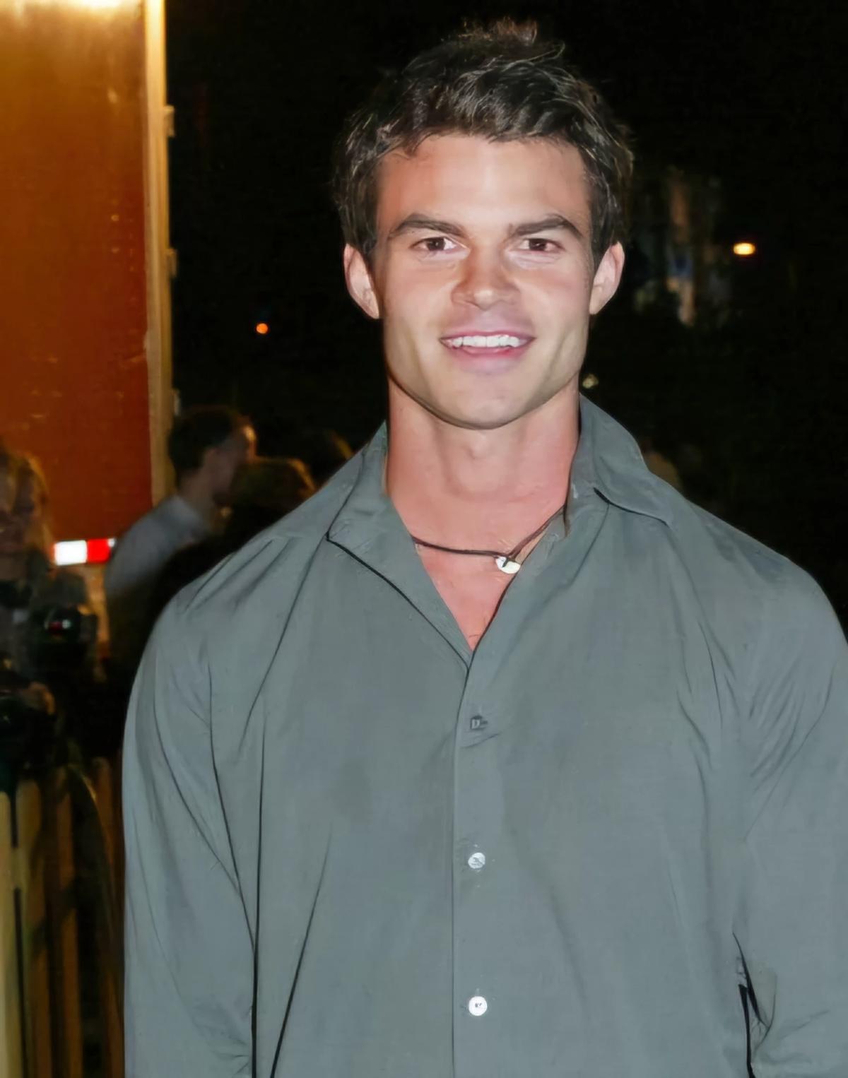 Daniel Gillies thumbnail