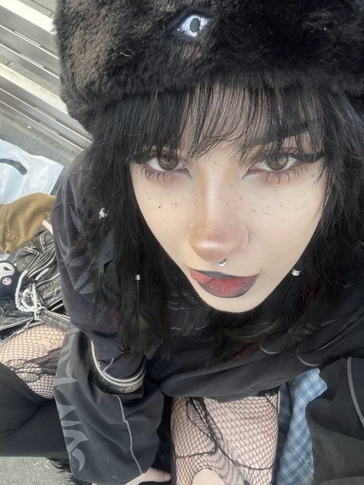 Ellie thumbnail