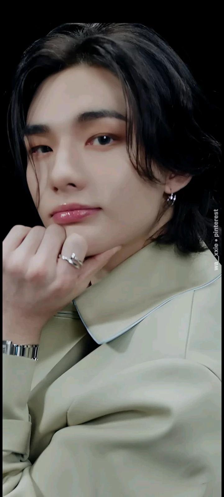 Hyunjin thumbnail