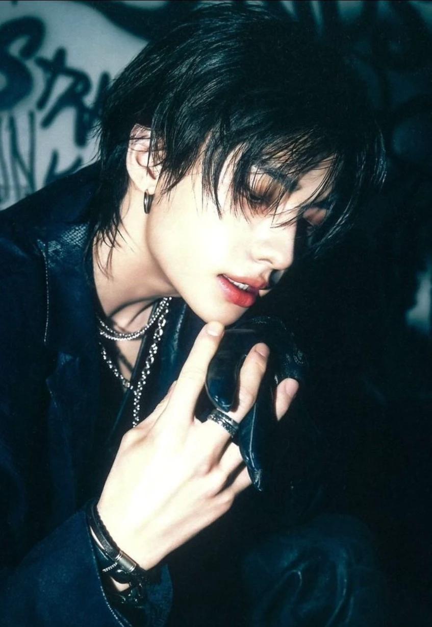 Hyunjin thumbnail