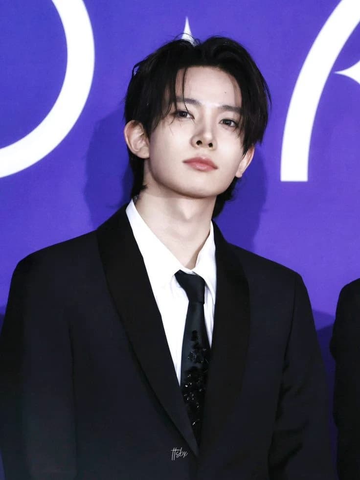 Lee Heeseung  thumbnail