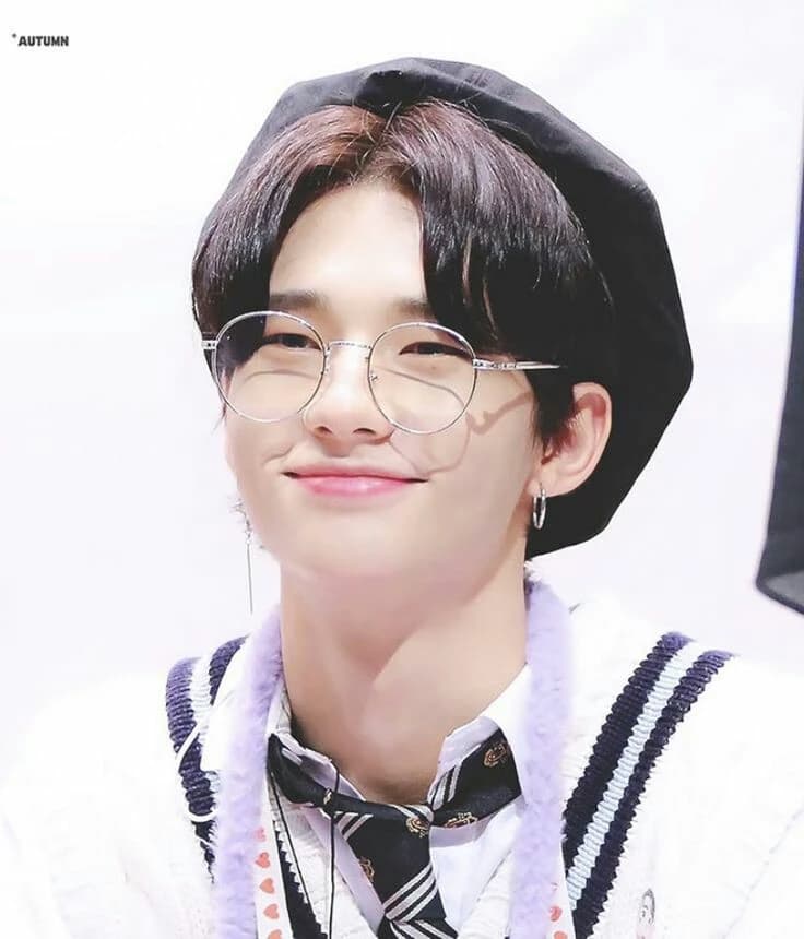 Hwang Hyunjin thumbnail