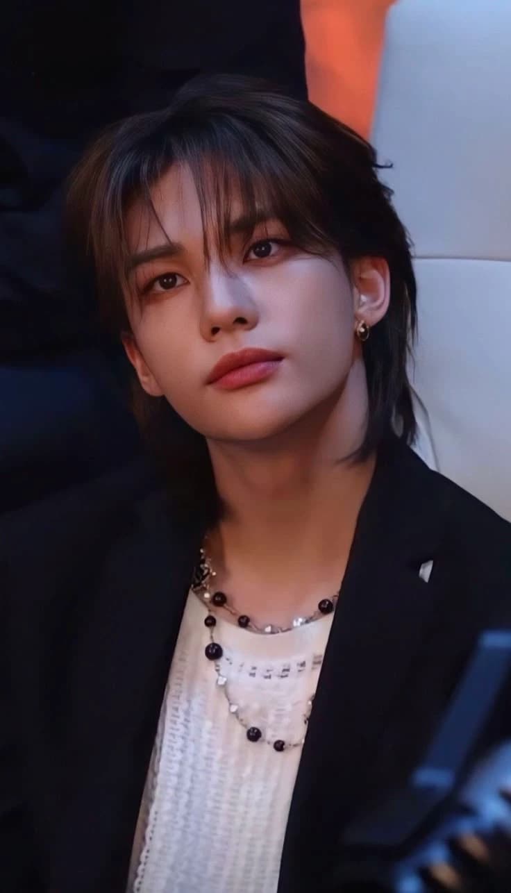 Hyunjin thumbnail