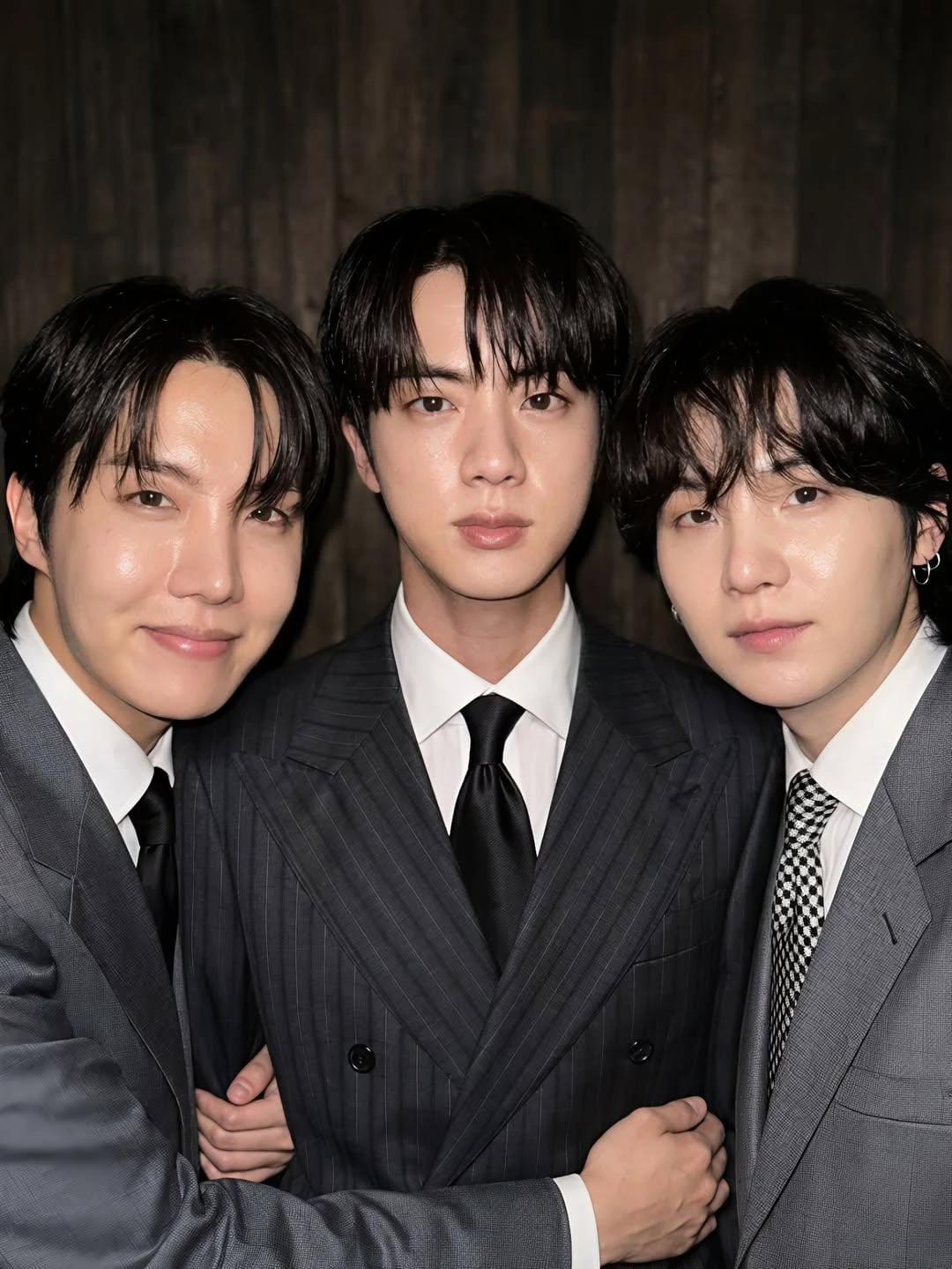 My three loves, mobsters thumbnail