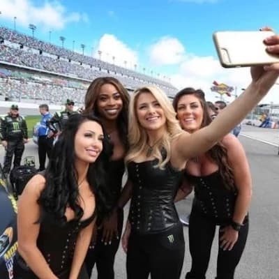Racing groupies thumbnail