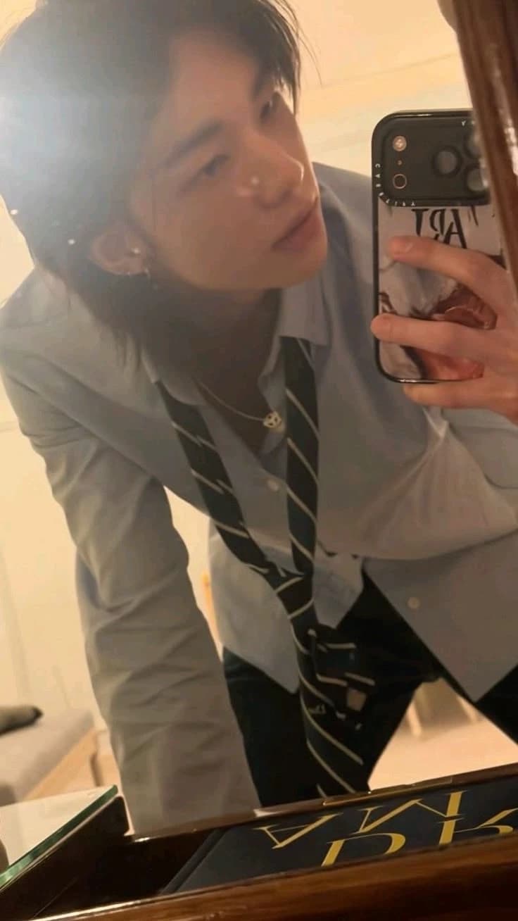 Hyunjiin thumbnail