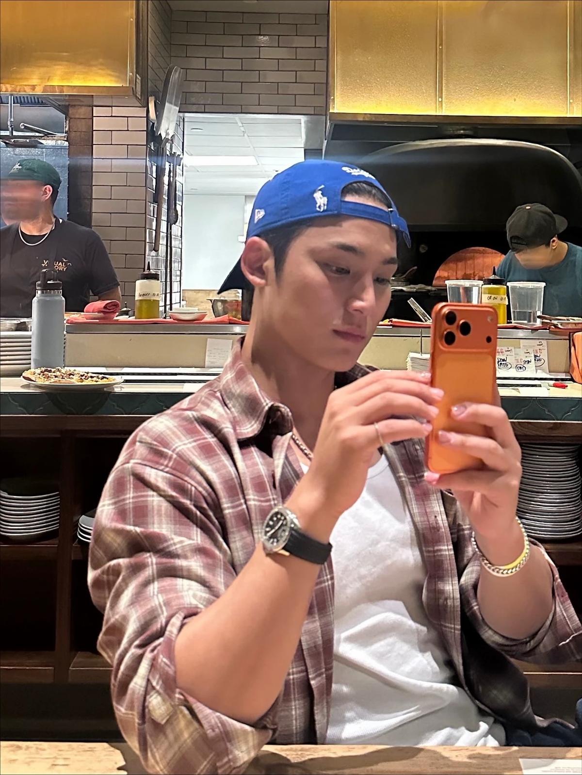 Kim Mingyu thumbnail