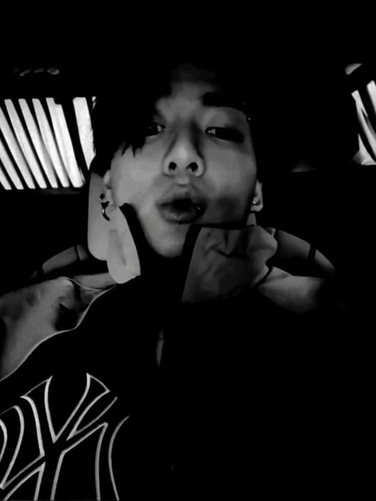 Jungkook is a vampire. thumbnail