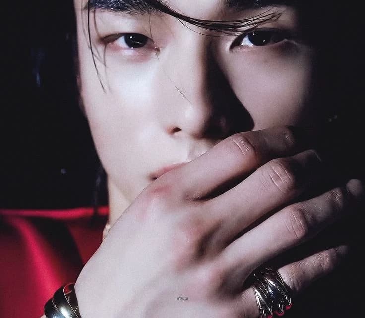 Hwang Hyunjin thumbnail