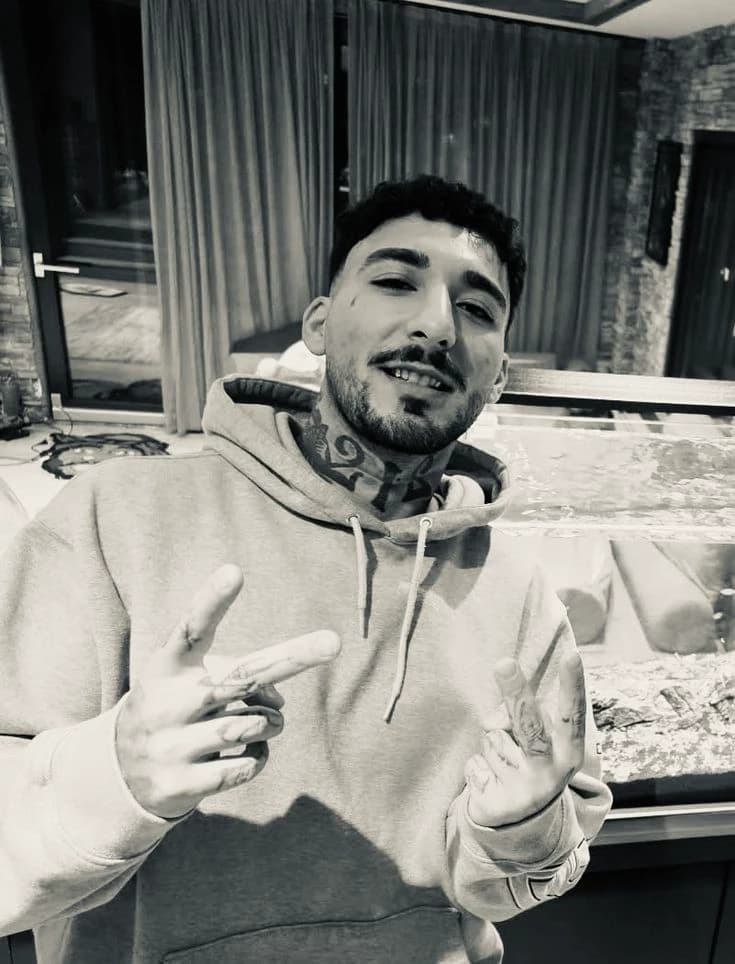 Uzi El Chavo thumbnail