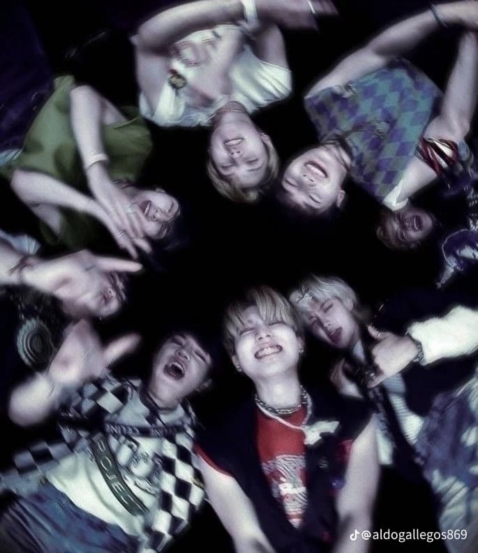 Stray kids thumbnail