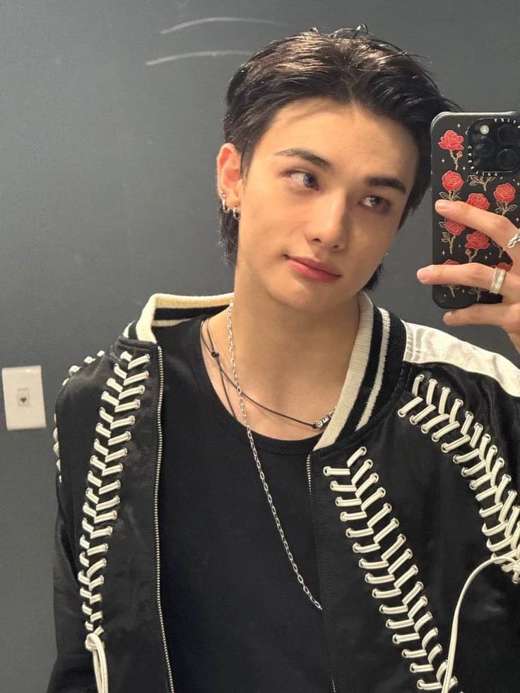 Hyunjin thumbnail