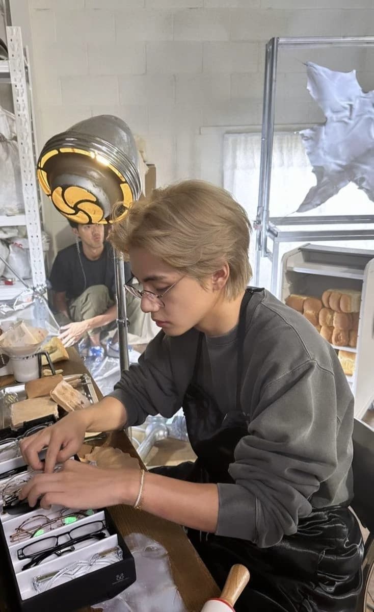 Kim taehyung  thumbnail