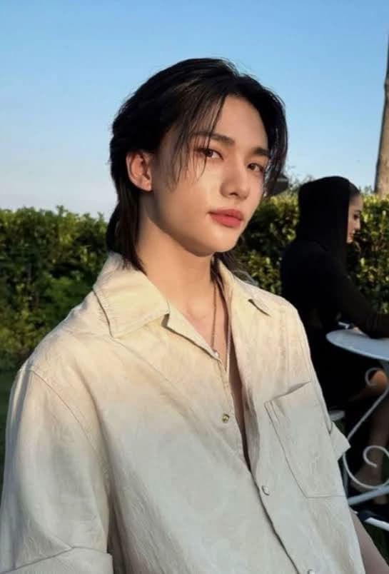 Hwang Hyunjin thumbnail