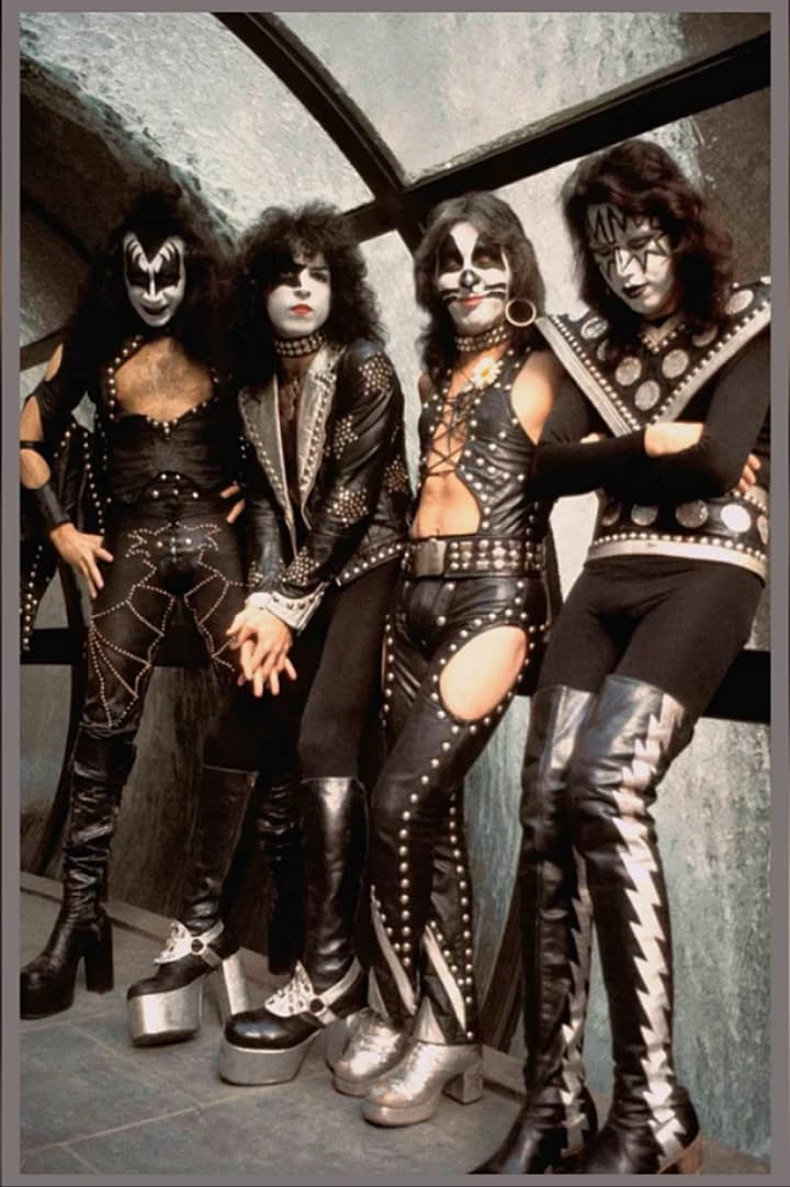 Kiss band thumbnail