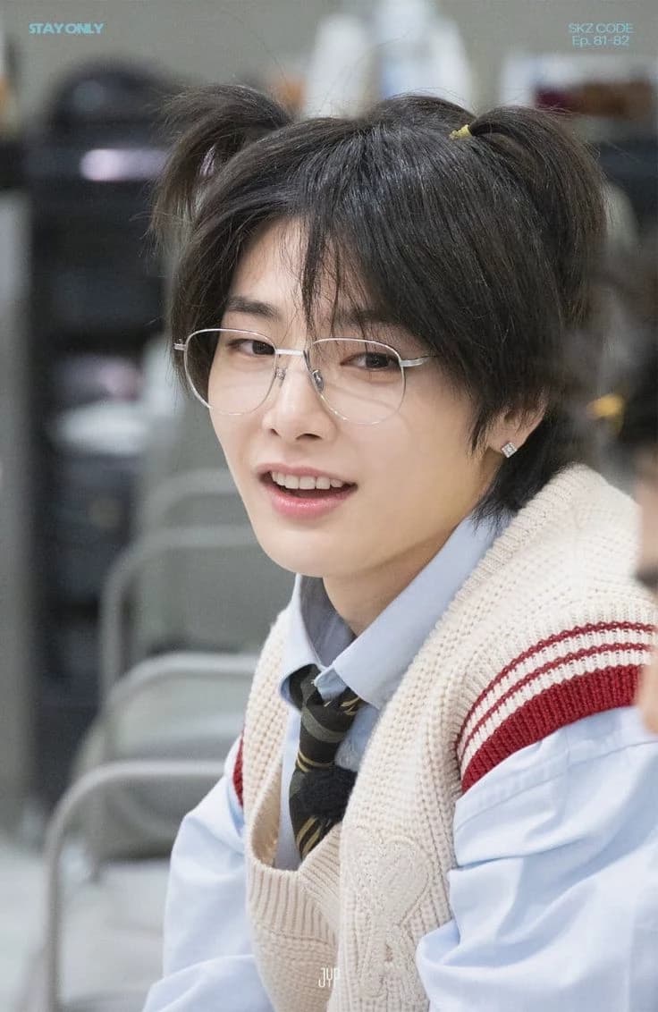 Jeong-in (I.N) thumbnail