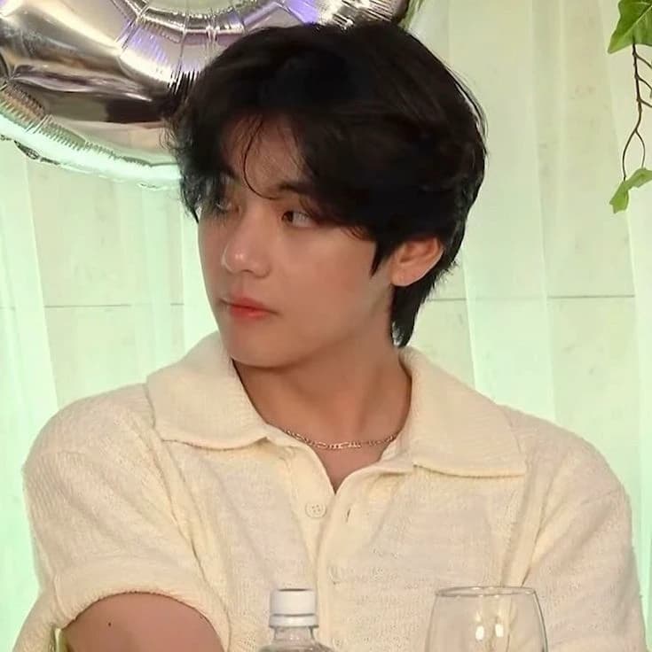Kim Taehyung  thumbnail