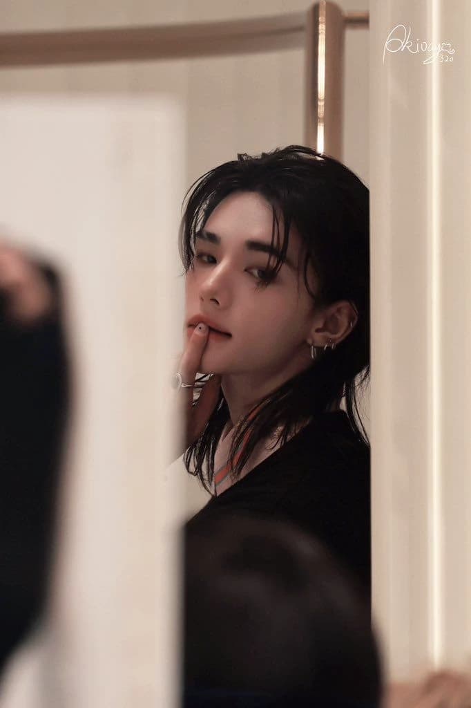 Hwang Hyunjin thumbnail