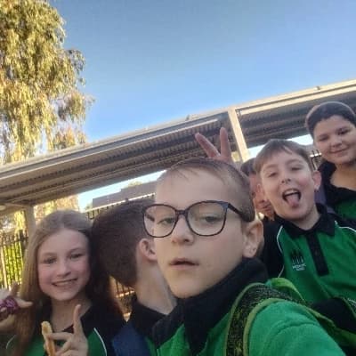 Friend Group thumbnail