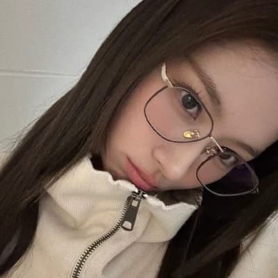 Minatozaki Sana thumbnail