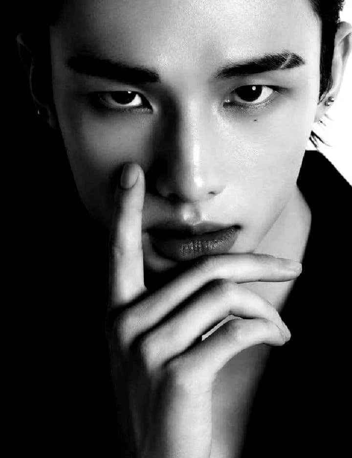 Hwang hyunjin thumbnail