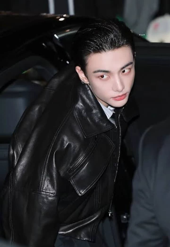 Hwang Hyunjin thumbnail