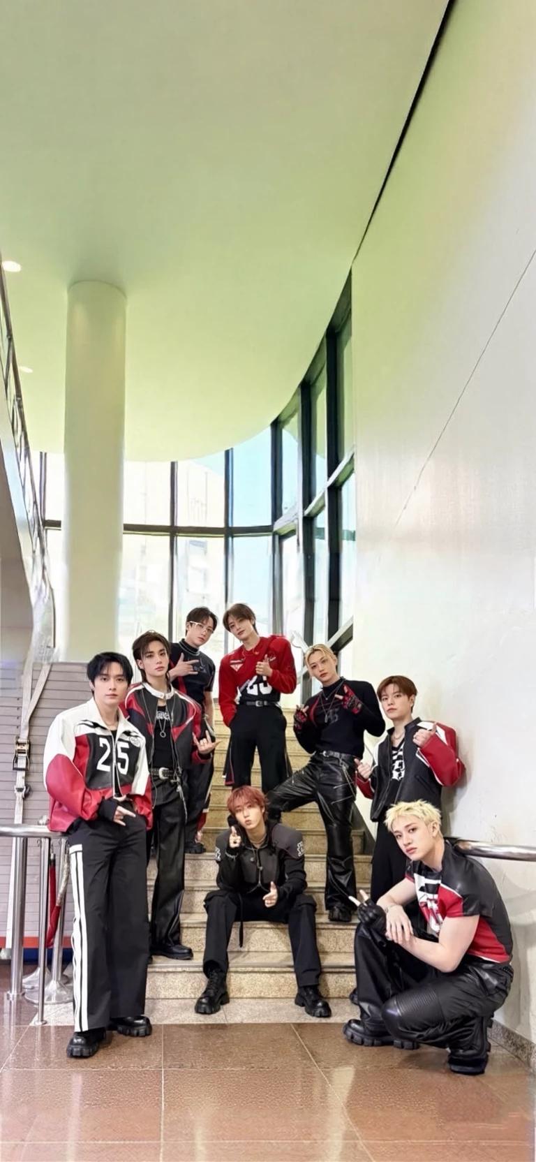 Stray kids thumbnail