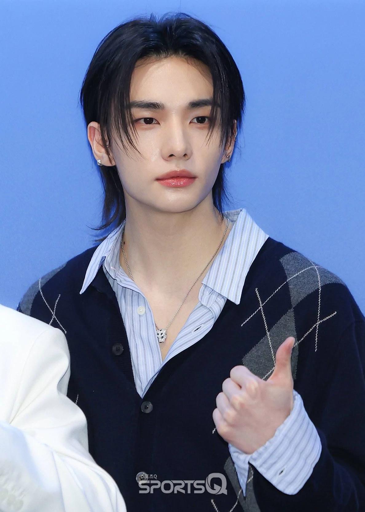 Hyunjin thumbnail