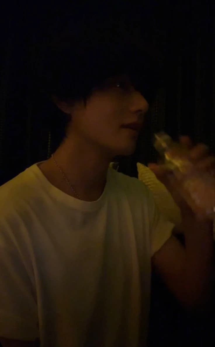 Kim Taehyung thumbnail