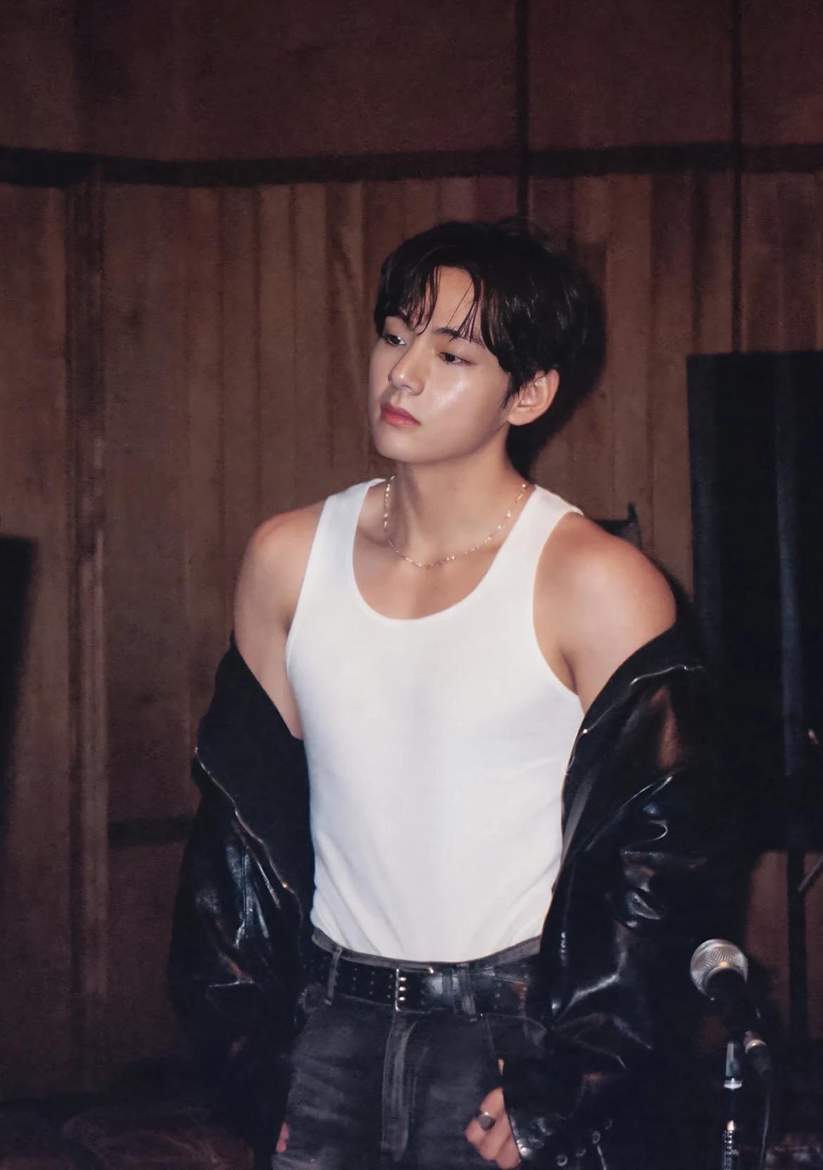 Kim Taehyung  thumbnail