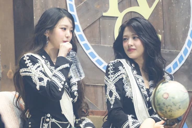 Annyeongz. thumbnail