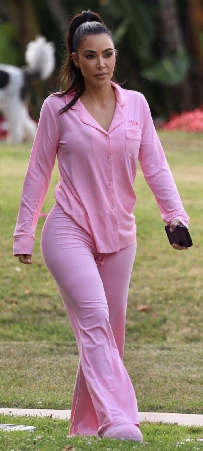 Kim Kardashian  thumbnail