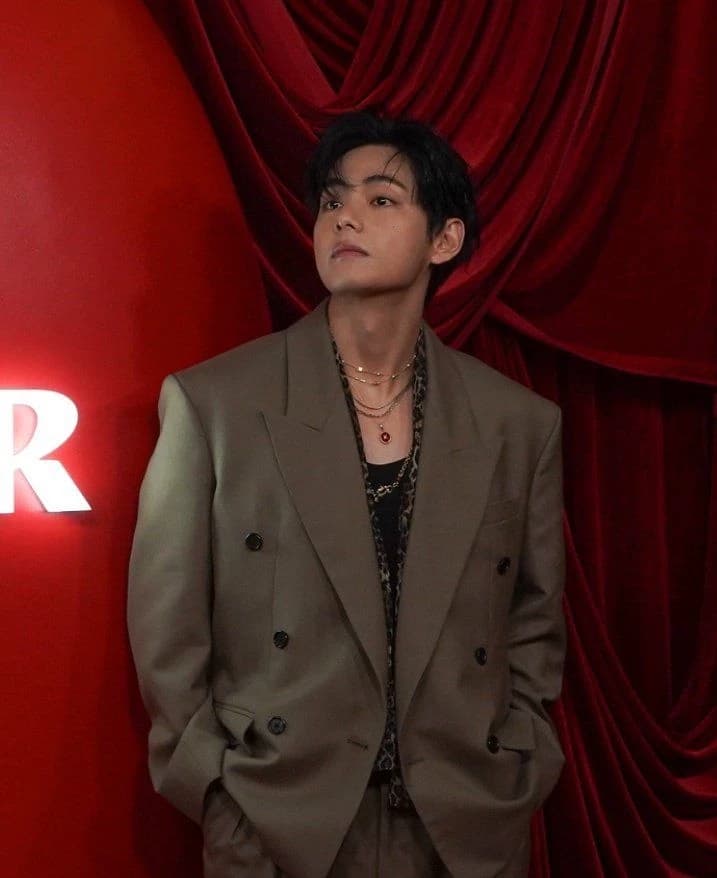 Kim Taehyung thumbnail