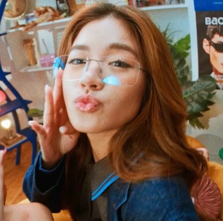 Aiah - Girlfriend thumbnail