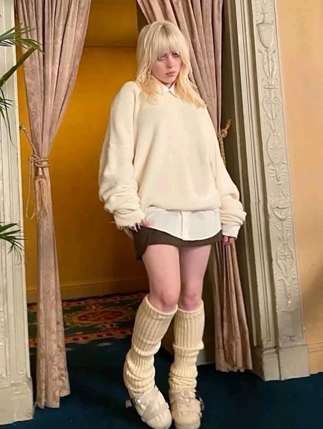 Billie Eilish - 04 thumbnail