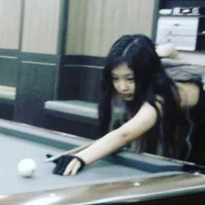 Jennie thumbnail