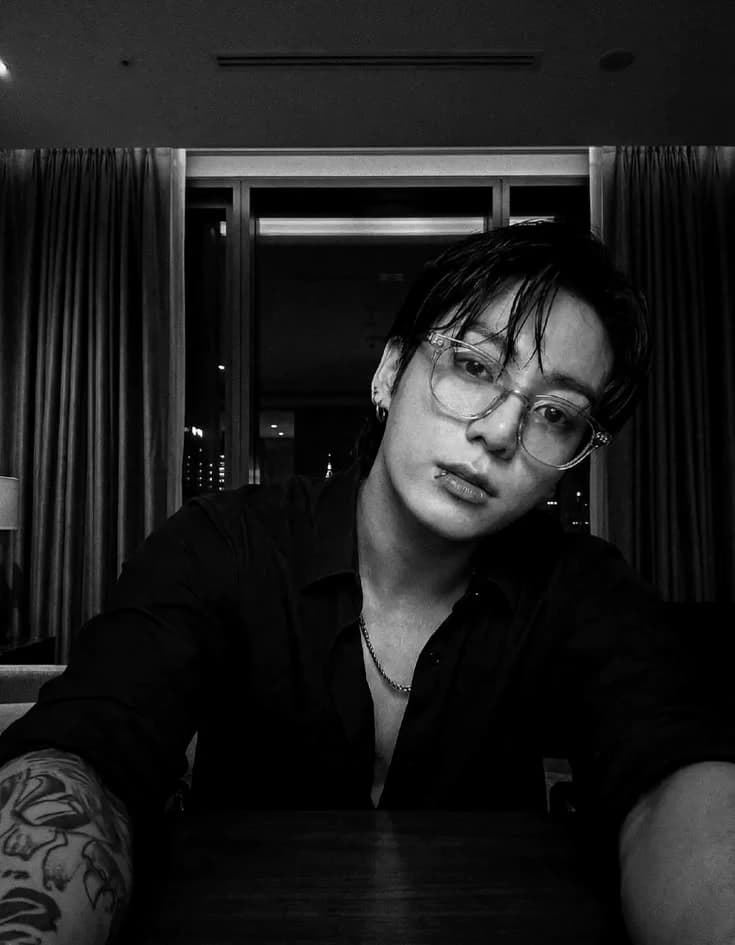 \*jungkook thumbnail