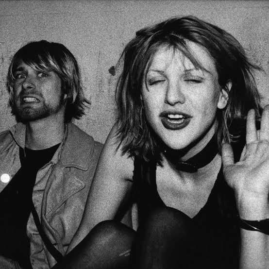 Courtney Love [🎸90s]° thumbnail