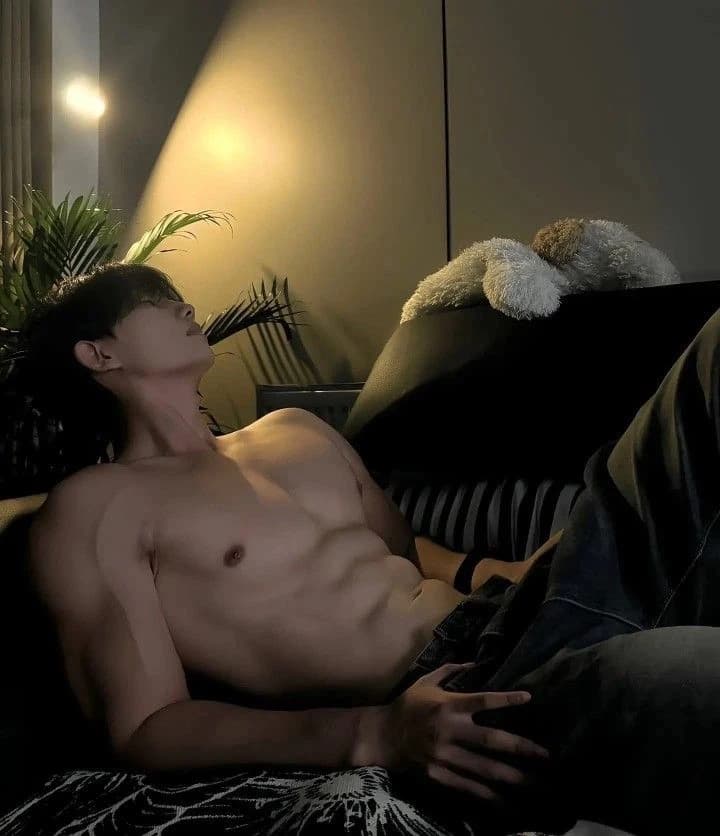 Ian Gabriel ||alpha gay.  thumbnail