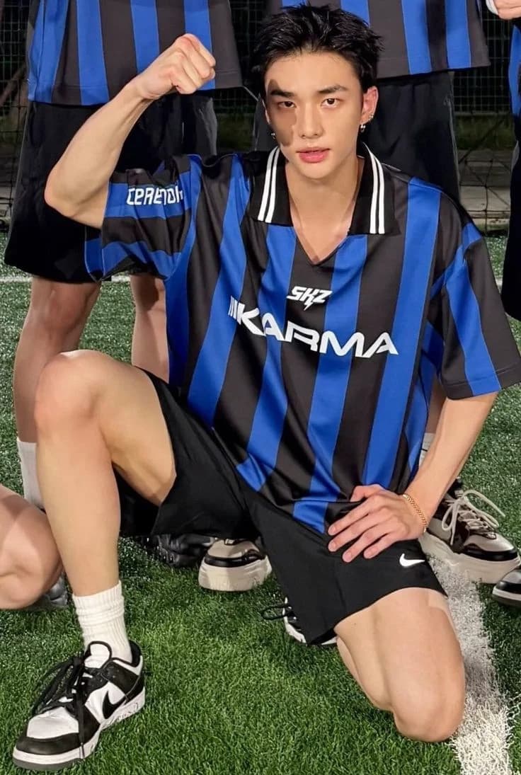 Hwang Hyunjin thumbnail