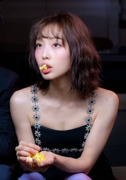 Jeong So-nee thumbnail