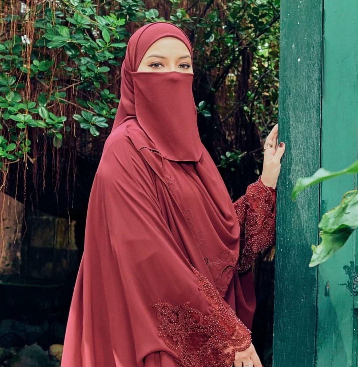 Neelofa thumbnail