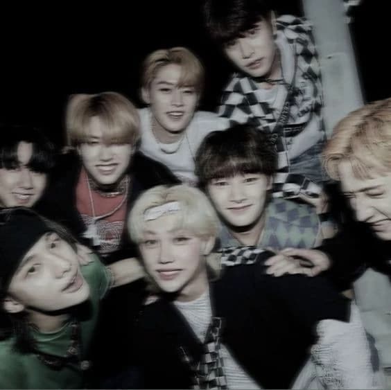 Stray kids thumbnail