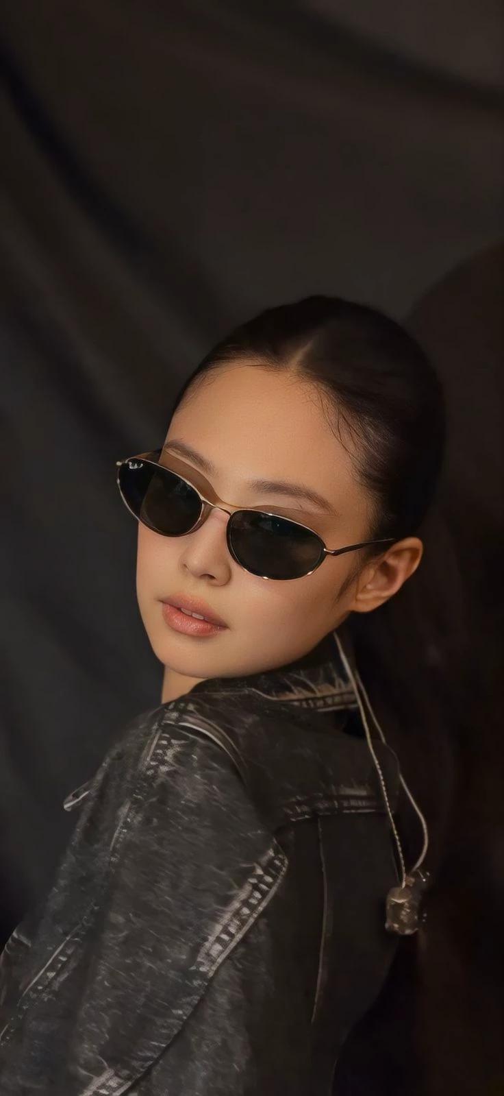 Jennie  thumbnail