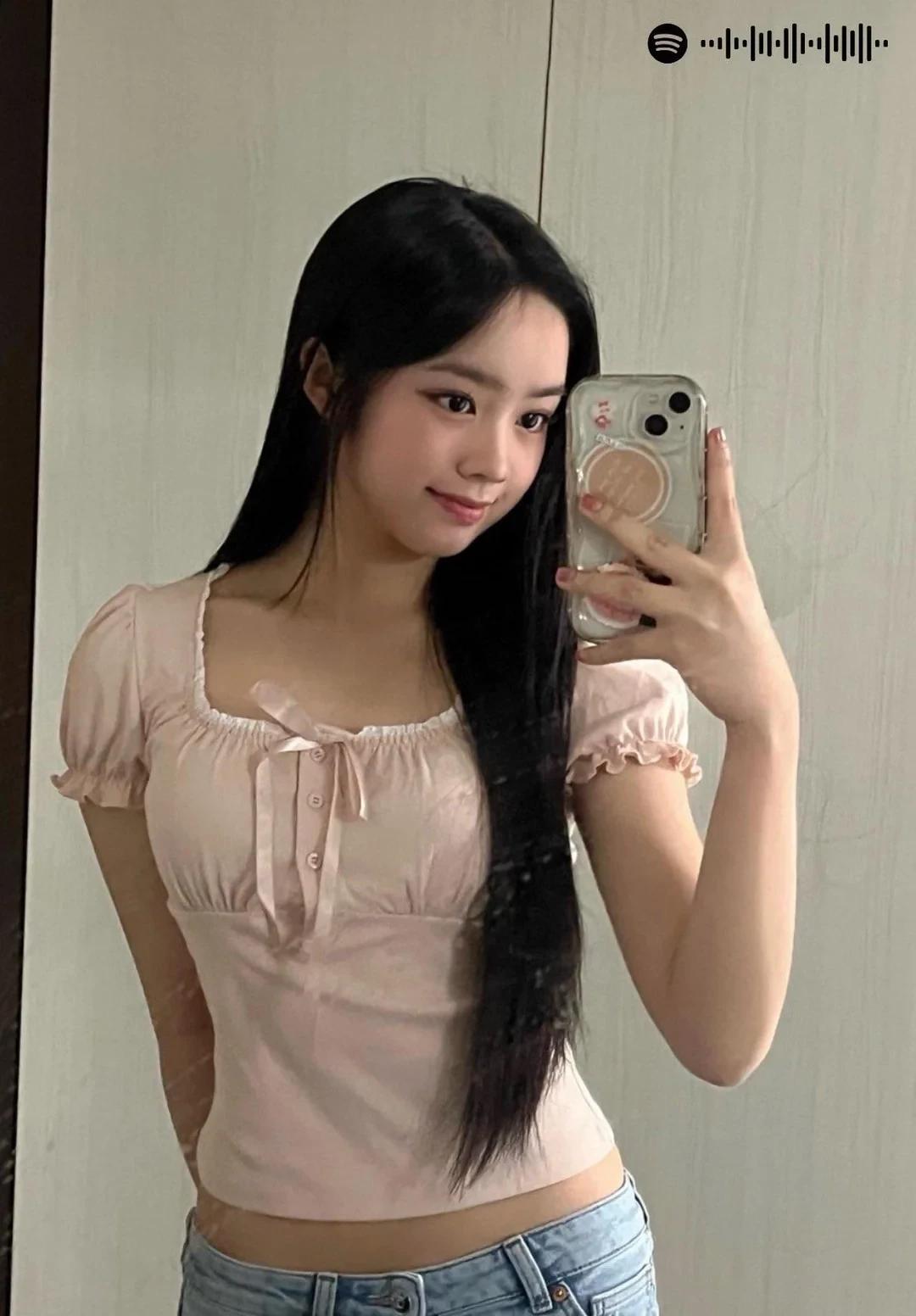 Elisia Lyrisse thumbnail