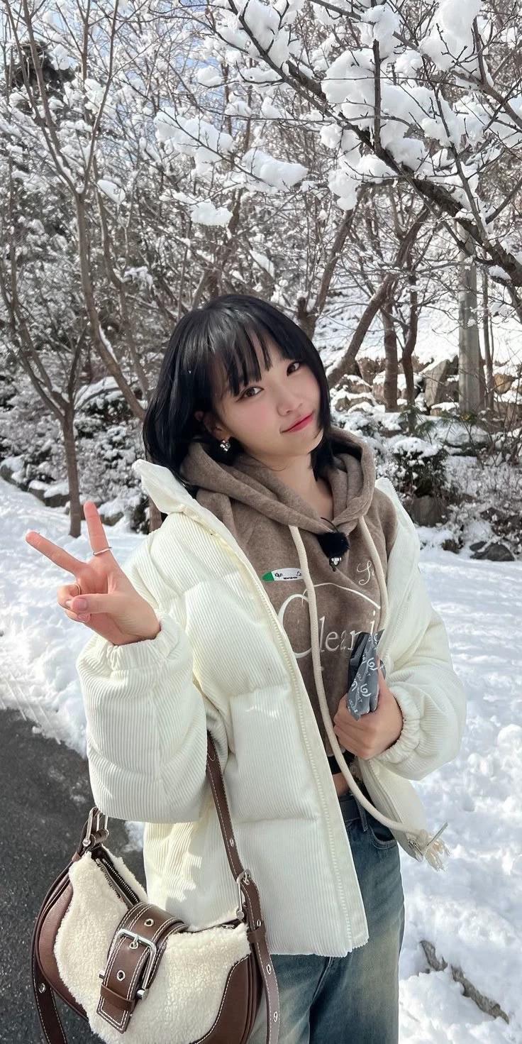 Chaewon. thumbnail
