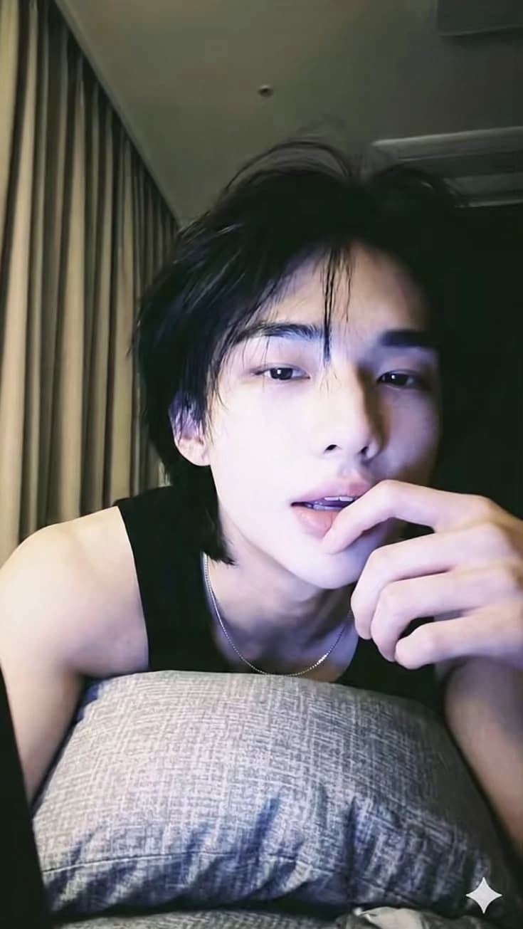 Hwang Hyunjin- STRAYKIDS thumbnail